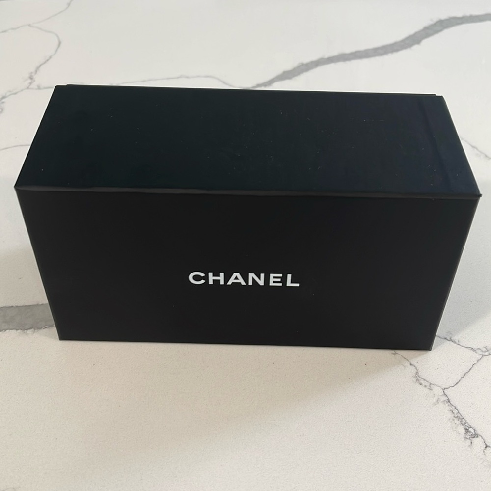 Extra large eye glass Chanel box (empty)